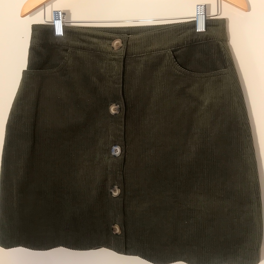 Olive green scalloped bottom corduroy skirt!